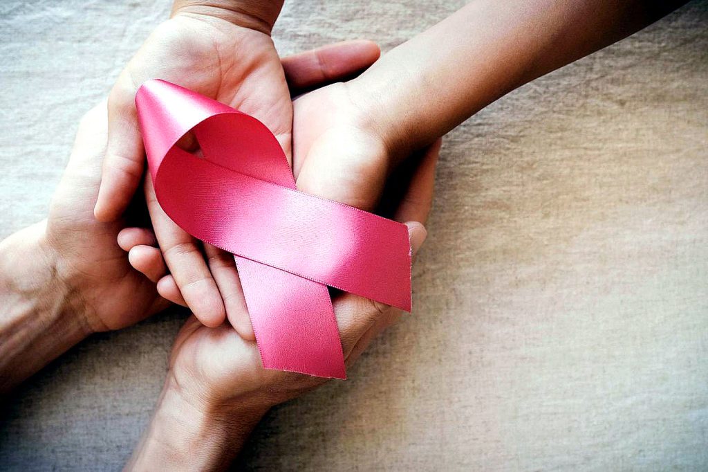 «Όσο ΡΟΖ ελπίΖΩ»: Η Λάρισα γιόρτασε τη ζωή και έστειλε ένα δυνατό μήνυμα για τον καρκίνο του μαστού!
