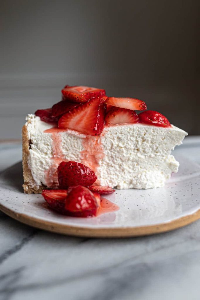 Η πιο εύκολη συνταγή για παγωμένο cheesecake