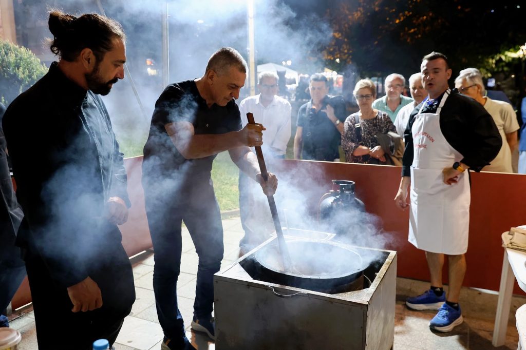 Με τον καλύτερο τρόπο έκλεισε η 19η Γιορτή Χαλβά στα Φάρσαλα – Ένα τριήμερο που ξεπέρασε κάθε προσδοκία
