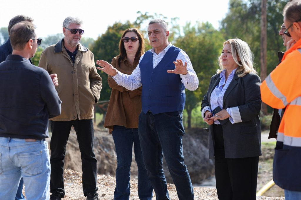 Αντιπλημμυρικά έργα: Αυτοψίες Κουρέτα στον Ενιπέα και τον Φαρσαλίτη